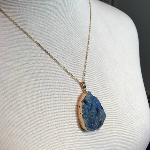 Blue Crystal Pendant! NWT - Picture 2 of 3